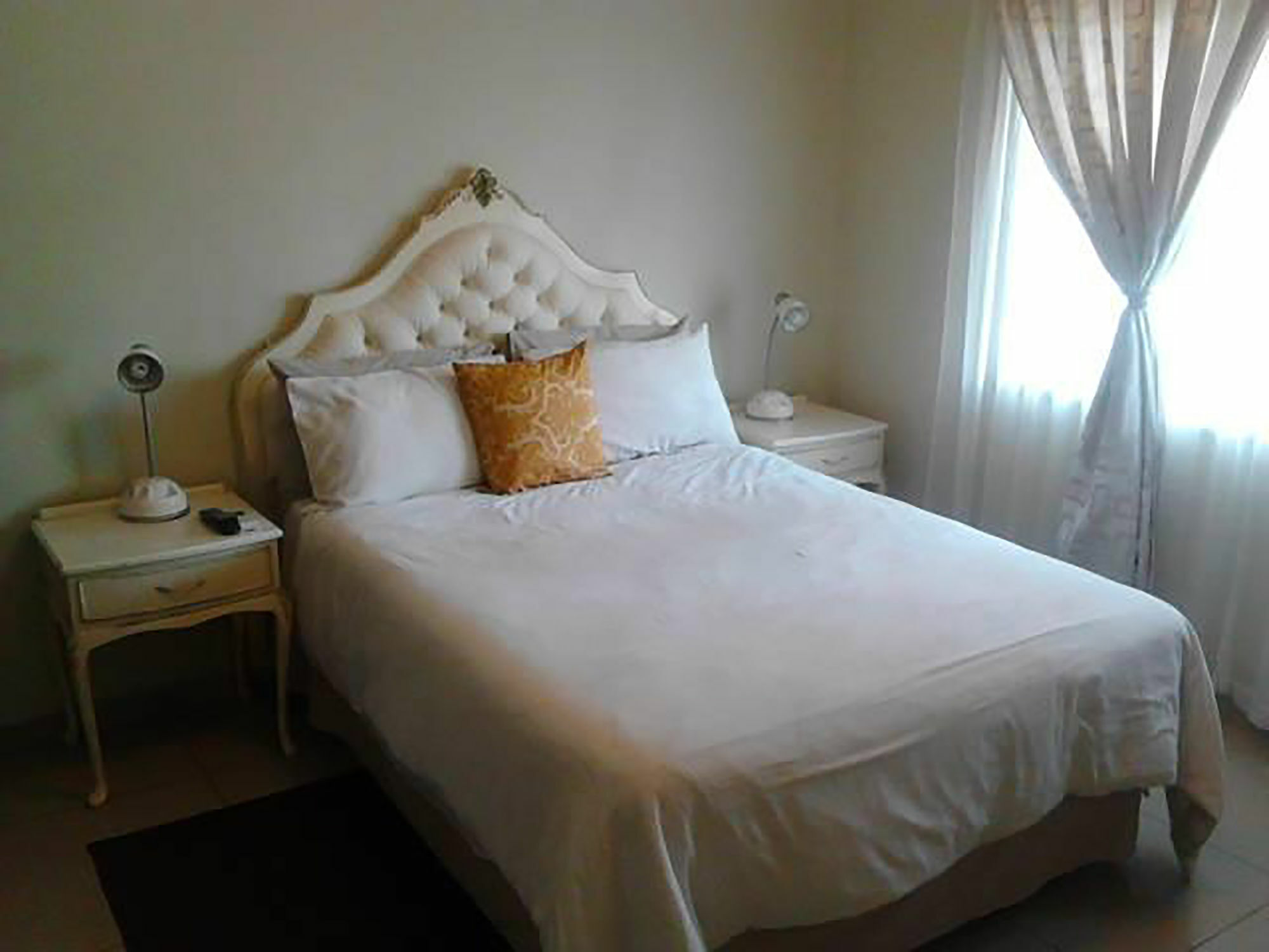 A New Earth Guest Lodge Франсистаун Экстерьер фото