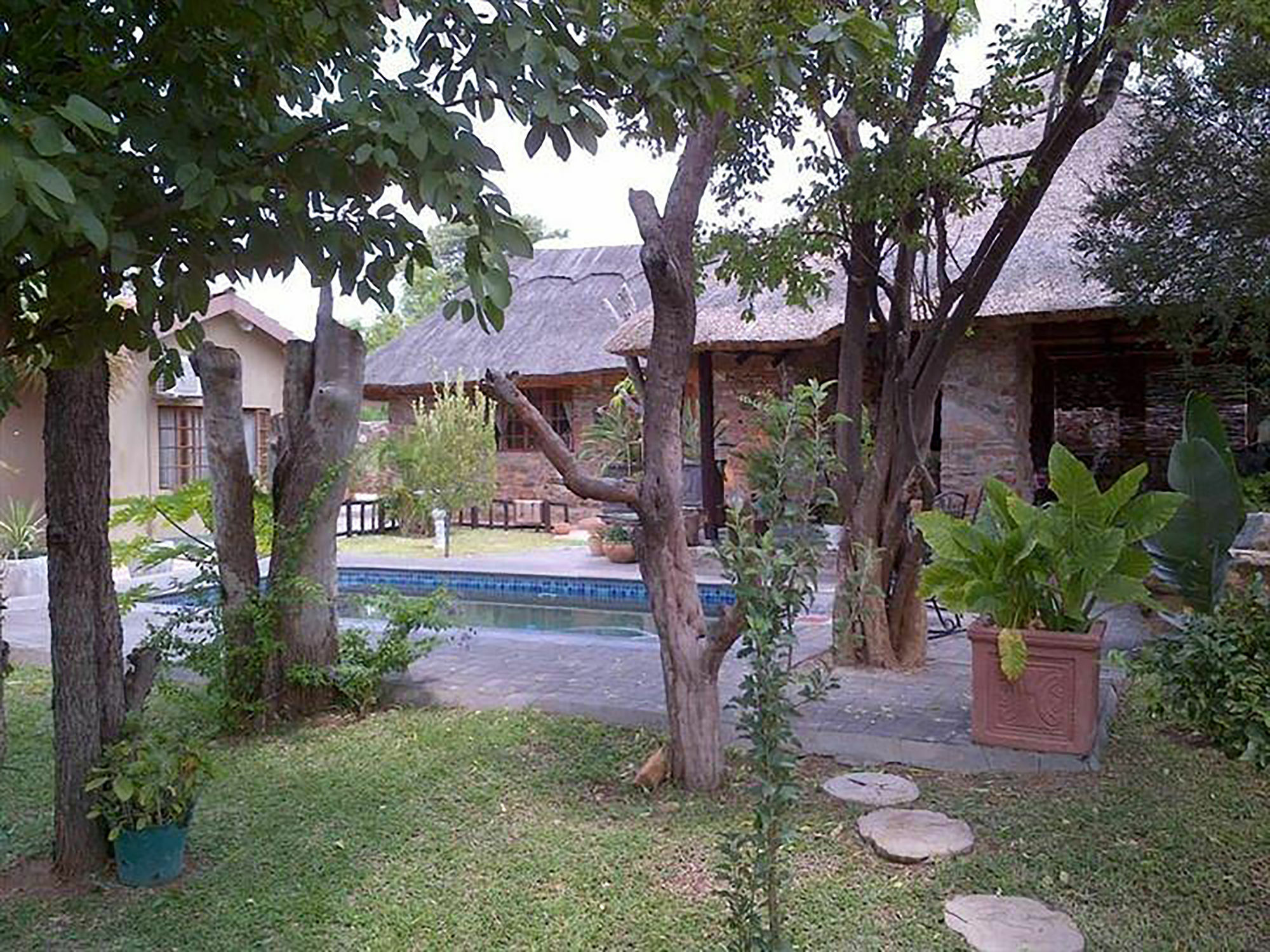 A New Earth Guest Lodge Франсистаун Экстерьер фото