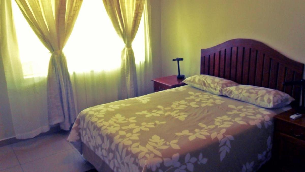 A New Earth Guest Lodge Франсистаун Экстерьер фото