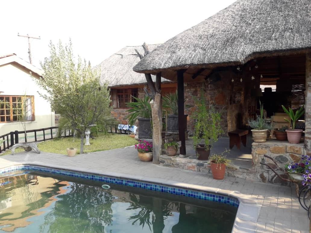 A New Earth Guest Lodge Франсистаун Экстерьер фото